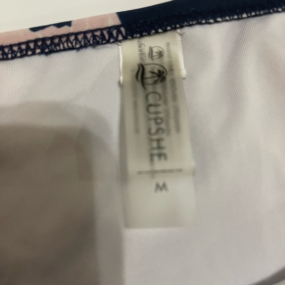 Bikini - Picture 4 of 4